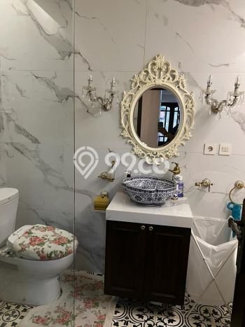 Dijual Rumah Mewah Elegan Dengan View Cantik di Meruya, Jakarta Barat Dijual Rumah Mewah Elegan Dengan View Cantik di Meruya, Jakarta Barat