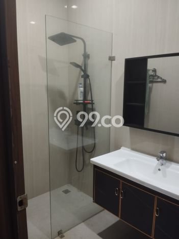 Rumah Luxury Modern Tanpa Renovasi di Kav DKI Jakarta Barat Rumah Luxury Modern Tanpa Renovasi di Kav DKI Jakarta Barat