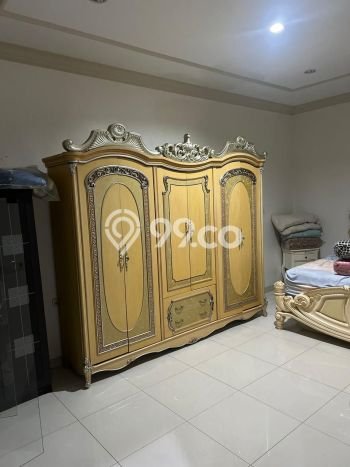 Dijual Rumah Luas Elegan Dengan View Cantik di Taman Meruya, Jakarta Barat Dijual Rumah Luas Elegan Dengan View Cantik di Taman Meruya, Jakarta Barat