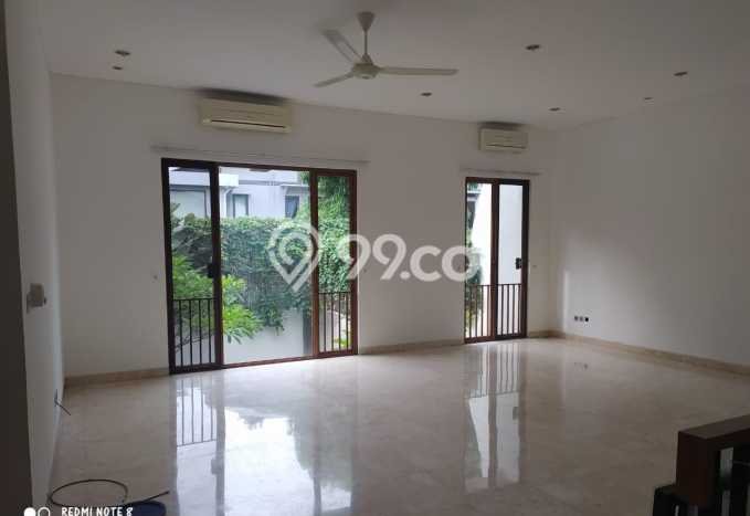 Rumah di Kemang, Dekat Pusat Kota, 4 KM, LT 550m2m² LB 480m2m² Rumah di Kemang, Dekat Pusat Kota, 4 KM, LT 550m2m² LB 480m2m²