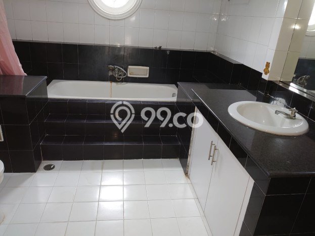 Rumah area Pondok Indah, 6 KT, Akses Mudah Fasilitas Umum, Luas 820m2m² LB 1000m2m² Rumah area Pondok Indah, 6 KT, Akses Mudah Fasilitas Umum, Luas 820m2m² LB 1000m2m²