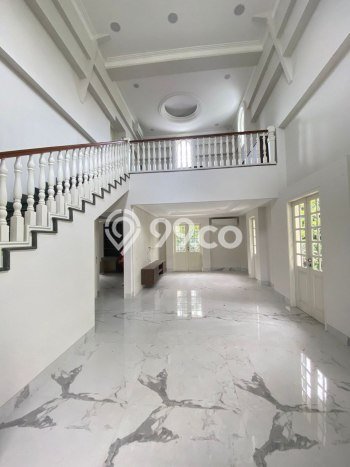 Hunian Mewah Siap Huni LT 370m2 di Kebayoran Baru, Jakarta Selatan Hunian Mewah Siap Huni LT 370m2 di Kebayoran Baru, Jakarta Selatan