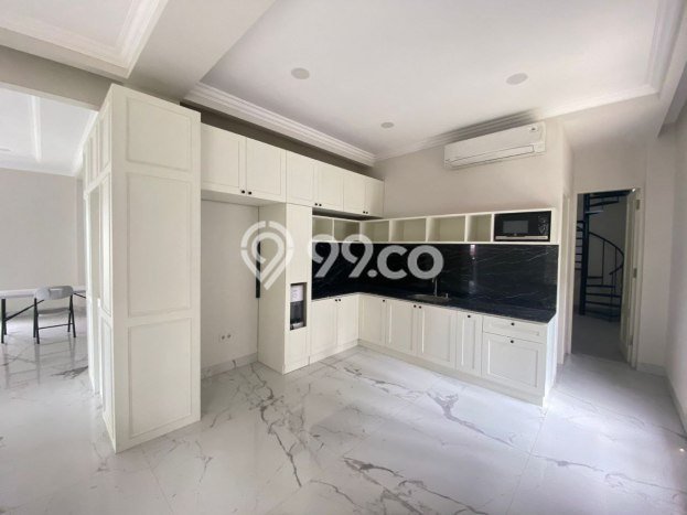 Hunian Mewah Siap Huni LT 370m2 di Kebayoran Baru, Jakarta Selatan Hunian Mewah Siap Huni LT 370m2 di Kebayoran Baru, Jakarta Selatan