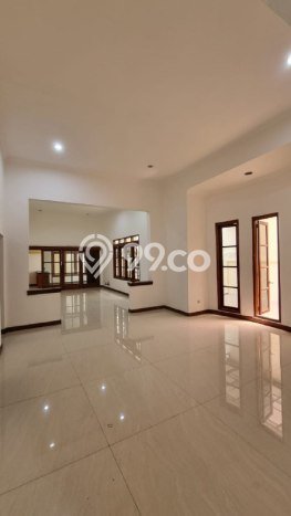 HOT DEAL! Rumah di Menteng, 3 KM, Lingkungan Strategis, Luas 500m2m² Bangunan 300m2m² HOT DEAL! Rumah di Menteng, 3 KM, Lingkungan Strategis, Luas 500m2m² Bangunan 300m2m²