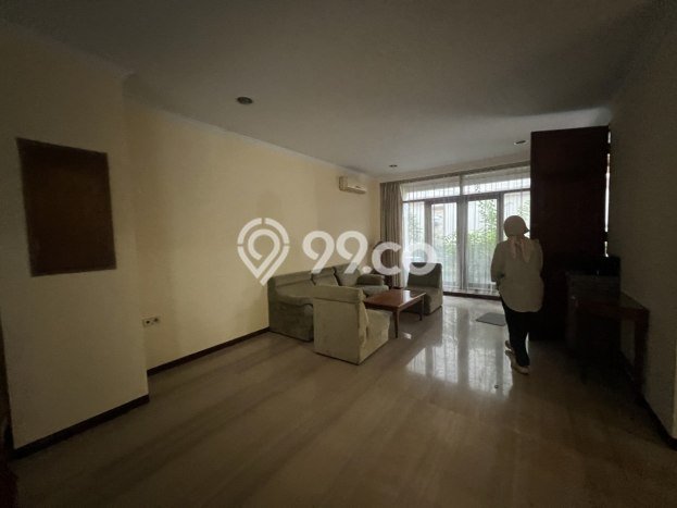UNIT LANGKA! Rumah di Menteng, 4 KM, View Indah, LT 150m2m² Bangunan 400m2m² UNIT LANGKA! Rumah di Menteng, 4 KM, View Indah, LT 150m2m² Bangunan 400m2m²