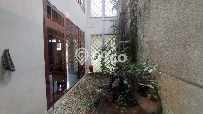 Siap Huni Hunian Elit 6 Kamar di Menteng Dekat ke Mana Pun Siap Huni Hunian Elit 6 Kamar di Menteng Dekat ke Mana Pun