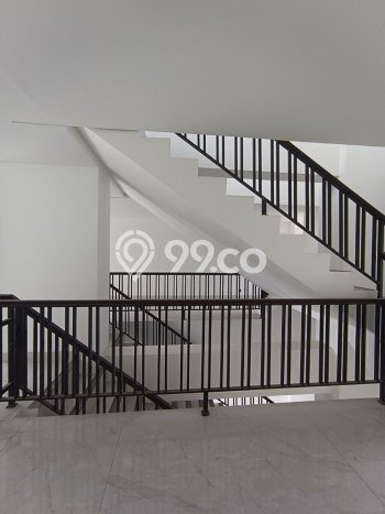 Ruko Area Bisnis di Menteng, Luas 180m2m², Disewakan, Ready Digunakan Ruko Area Bisnis di Menteng, Luas 180m2m², Disewakan, Ready Digunakan