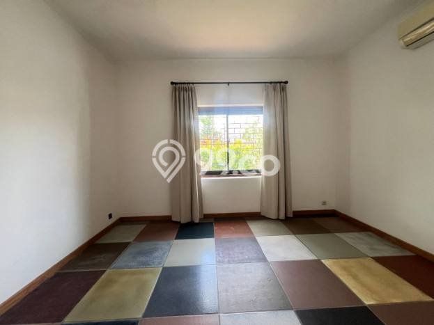 Rumah area Menteng, 4 KM, Akses Mudah Fasilitas Umum, LT 550m2m² Bangunan 400m2m² Rumah area Menteng, 4 KM, Akses Mudah Fasilitas Umum, LT 550m2m² Bangunan 400m2m²