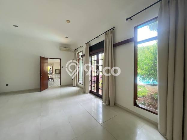 Rumah area Menteng, 4 KM, Akses Mudah Fasilitas Umum, LT 550m2m² Bangunan 400m2m² Rumah area Menteng, 4 KM, Akses Mudah Fasilitas Umum, LT 550m2m² Bangunan 400m2m²