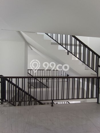 Ruko Area Bisnis di Menteng, Luas 180m2m², Disewakan, Ready Digunakan Ruko Area Bisnis di Menteng, Luas 180m2m², Disewakan, Ready Digunakan
