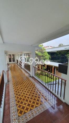 LOKASI TERBAIK! Rumah di Menteng, 4 KM, Area Premium, Luas 1000m2m² Bangunan 1400m2m² LOKASI TERBAIK! Rumah di Menteng, 4 KM, Area Premium, Luas 1000m2m² Bangunan 1400m2m²