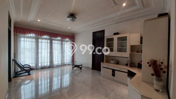 Siap Huni Hunian Elit 6 Kamar di Menteng Dekat ke Mana Pun Siap Huni Hunian Elit 6 Kamar di Menteng Dekat ke Mana Pun