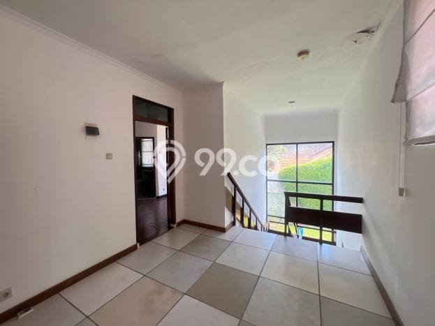 Rumah area Menteng, 4 KM, Akses Mudah Fasilitas Umum, LT 550m2m² Bangunan 400m2m² Rumah area Menteng, 4 KM, Akses Mudah Fasilitas Umum, LT 550m2m² Bangunan 400m2m²