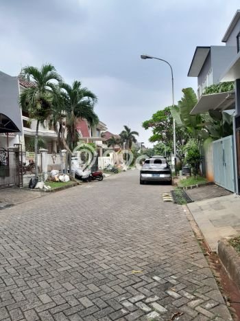 Ready to Use! Luxury House LT 209m2 Desain Modern di Joglo Ready to Use! Luxury House LT 209m2 Desain Modern di Joglo