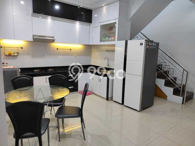 Rumah Strategis Modern Lb 135m2 di Cikarang Selatan, Bekasi Rumah Strategis Modern Lb 135m2 di Cikarang Selatan, Bekasi