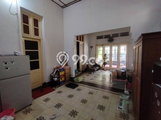 Hunian Elit LB 414m2 Siap Pakai Desain Elegan di Raya Darmo, Surabaya Hunian Elit LB 414m2 Siap Pakai Desain Elegan di Raya Darmo, Surabaya