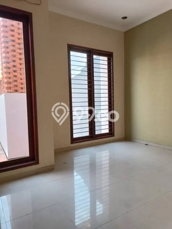 Rumah Elit Modern Tanpa Renovasi di Kendangsari Surabaya Rumah Elit Modern Tanpa Renovasi di Kendangsari Surabaya