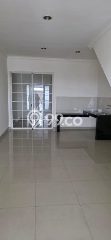 Disewakan! Rumah 2 Kamar Tidur &
2 Kamar Mandi di Green Lake City, Jakarta Barat Disewakan! Rumah 2 Kamar Tidur &
2 Kamar Mandi di Green Lake City, Jakarta Barat