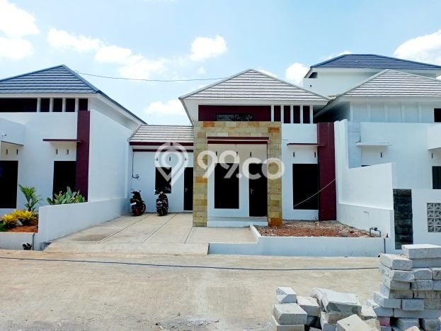 Rumah 2 KT 1 KM Newly Built di Ngaliyan, Dekat Supermarket, Semarang Rumah 2 KT 1 KM Newly Built di Ngaliyan, Dekat Supermarket, Semarang