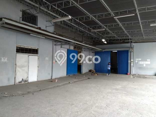 AREA KOMERSIAL! Gudang Kawasan Pulo Gadung, Luas 1800m², Jalan Raya AREA KOMERSIAL! Gudang Kawasan Pulo Gadung, Luas 1800m², Jalan Raya
