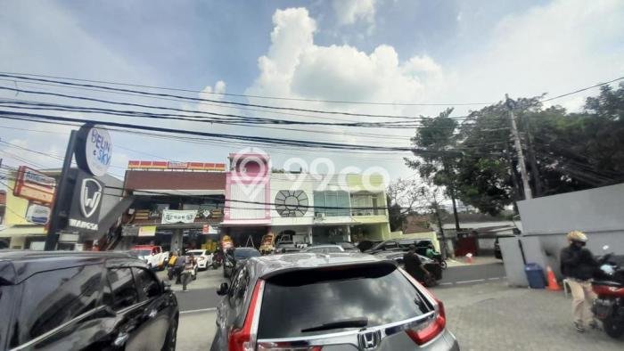 Disewakan Ruko di Kawasan Ramai Kemang Luas 225m2 Disewakan Ruko di Kawasan Ramai Kemang Luas 225m2