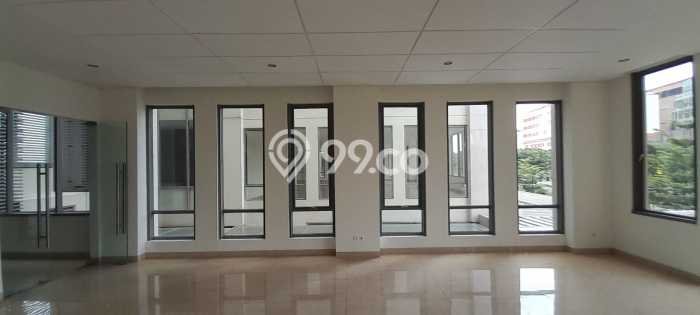 Ruko Disewa di BSD, Tangerang Selatan, LT 300m2 / LB 1300m2 Ruko Disewa di BSD, Tangerang Selatan, LT 300m2 / LB 1300m2