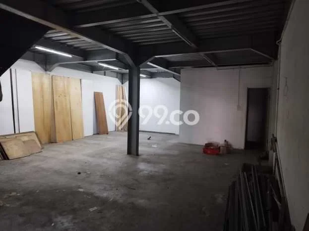 Unit Ruko disewakan di Pamulang Tangerang Selatan dengan LT 147m2 / LB 80m2 Unit Ruko disewakan di Pamulang Tangerang Selatan dengan LT 147m2 / LB 80m2