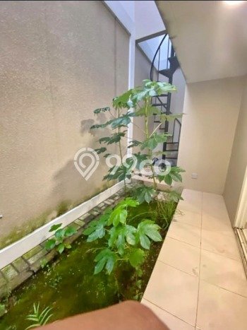 Dijual Rumah Luas Megah Dengan View Eksklusif di Gading Serpong, Tangerang Dijual Rumah Luas Megah Dengan View Eksklusif di Gading Serpong, Tangerang