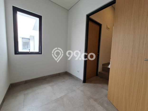 Dijual Hunian Rumah Terawat 4 Kamar di BSD, Tangerang Dijual Hunian Rumah Terawat 4 Kamar di BSD, Tangerang