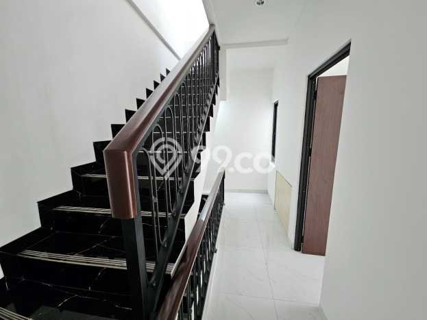 Rumah Elit Modern Tanpa Renovasi di BSD Vanya Park Tangerang Rumah Elit Modern Tanpa Renovasi di BSD Vanya Park Tangerang