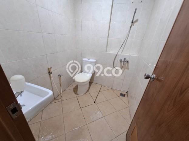 Ruko Dijual di Tangerang Selatan LT 75m2 & LB 255m2 Lokasi Terbaik! Ruko Dijual di Tangerang Selatan LT 75m2 & LB 255m2 Lokasi Terbaik!