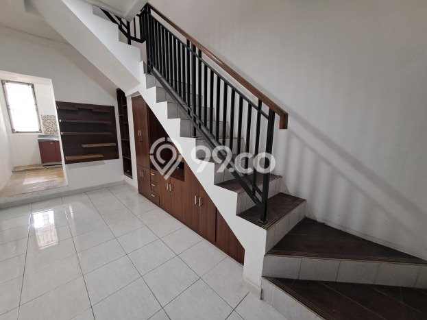 Rumah Luas Asri 4 KT Siap Huni di BSD Tangerang Rumah Luas Asri 4 KT Siap Huni di BSD Tangerang