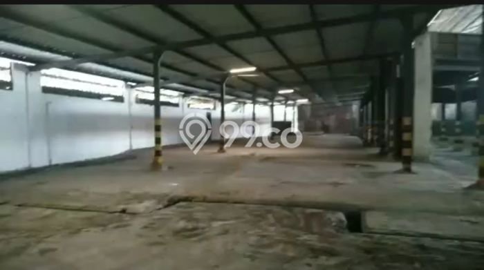 Gudang disewakan di Dukuh Pakis Surabaya dengan luas bangunan 1000m2 Gudang disewakan di Dukuh Pakis Surabaya dengan luas bangunan 1000m2