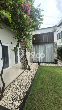 For Sale! Premium House LT 458m2 Desain Elegan di Pulogebang For Sale! Premium House LT 458m2 Desain Elegan di Pulogebang
