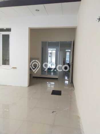 Rumah Sewa Bandung LT 114m2 LB 100m2 Kawasan Taman Kopo Indah Rumah Sewa Bandung LT 114m2 LB 100m2 Kawasan Taman Kopo Indah