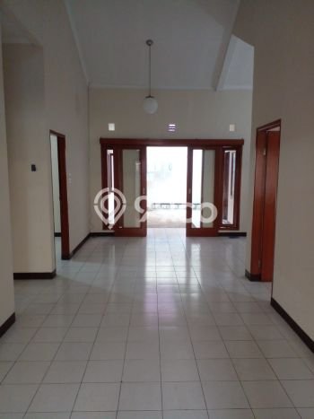 Jarang Ada! Rumah Kontrakan 3 Kamar Bagus Siap Huni Taman Kopo Indah Jarang Ada! Rumah Kontrakan 3 Kamar Bagus Siap Huni Taman Kopo Indah
