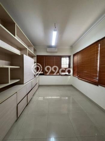 Rumah sewa siap pakai 4 Kamar Tidur di Lippo Karawaci, Tangerang Rumah sewa siap pakai 4 Kamar Tidur di Lippo Karawaci, Tangerang