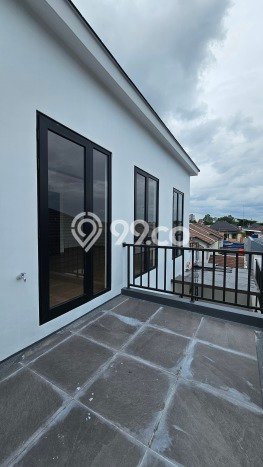 Ready to Use! Luxury House LT 200m2 Desain Elegan di BSD City Ready to Use! Luxury House LT 200m2 Desain Elegan di BSD City