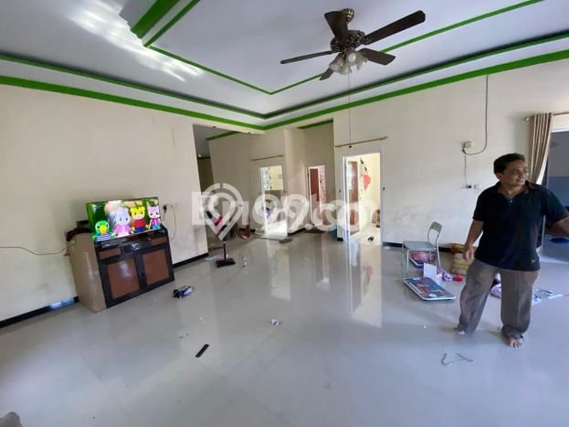 Ruko Dijual di Prime Area Jakarta Barat Luas 360m2 Ruko Dijual di Prime Area Jakarta Barat Luas 360m2