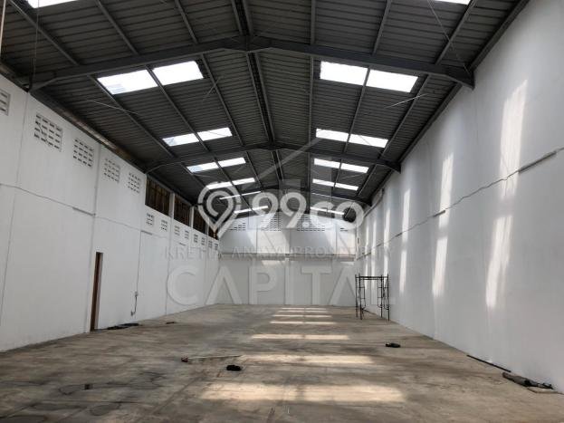 Gudang Dijual di Bandung LT 484m2 & LB 390m2 Lokasi Terbaik! Gudang Dijual di Bandung LT 484m2 & LB 390m2 Lokasi Terbaik!
