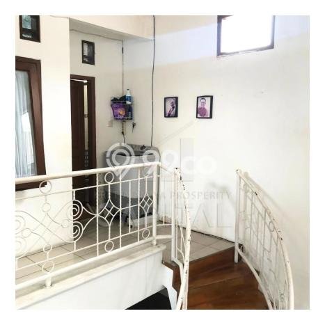 Siap Huni Rumah Mewah 5 Kamar di Antapani Dekat ke Mana Saja Siap Huni Rumah Mewah 5 Kamar di Antapani Dekat ke Mana Saja