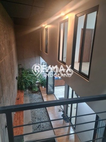 Dijual Cepat Rumah dengan Luas Tanah 225m² dan Luas Bangunan 250m² di Kawasan Meruya, Jakarta Barat Dijual Cepat Rumah dengan Luas Tanah 225m² dan Luas Bangunan 250m² di Kawasan Meruya, Jakarta Barat
