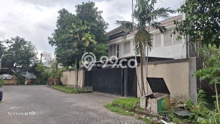 Rumah Eksklusif Siap Huni LT 368m2 di Tenggilis Mejoyo, Surabaya Rumah Eksklusif Siap Huni LT 368m2 di Tenggilis Mejoyo, Surabaya