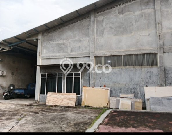 Rumah Eksklusif Siap Huni LT 2529m2 di Jebres, Surakarta Rumah Eksklusif Siap Huni LT 2529m2 di Jebres, Surakarta