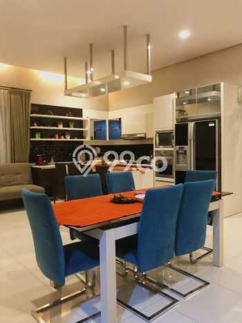 Jual Rumah Luas Megah Dengan View Cantik di Resor Dago Pakar, Bandung Jual Rumah Luas Megah Dengan View Cantik di Resor Dago Pakar, Bandung