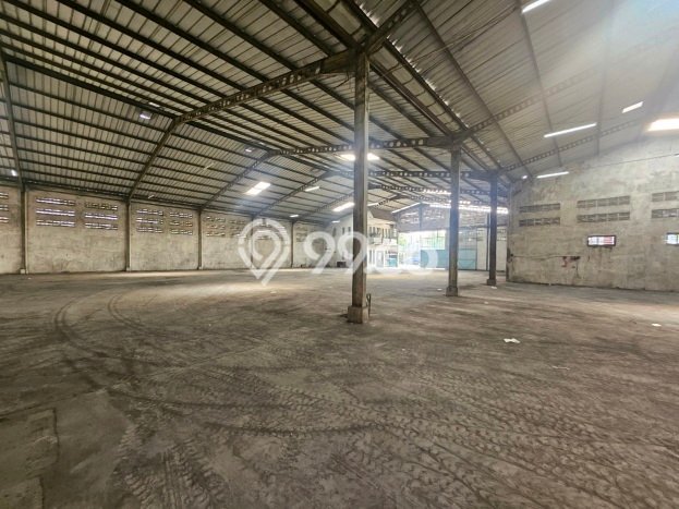 Lokasi Strategis! Dijual Gudang Bisnis di Semarang Timur, Semarang Kondisi Baik Lokasi Strategis! Dijual Gudang Bisnis di Semarang Timur, Semarang Kondisi Baik