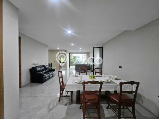 For Sale Rumah Mewah Exclusive di Banyumanik, Semarang For Sale Rumah Mewah Exclusive di Banyumanik, Semarang