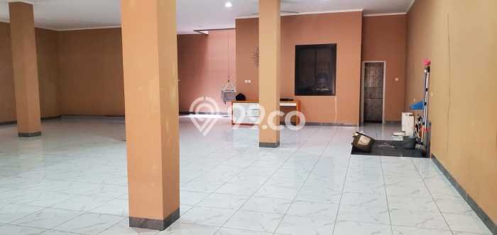 Jual Rumah Mewah Megah Dengan View Cantik di Pegadungan, Jakarta Barat Jual Rumah Mewah Megah Dengan View Cantik di Pegadungan, Jakarta Barat