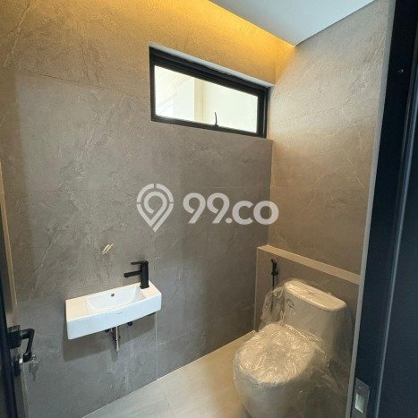 Dijual Rumah Premium dengan Fasilitas Sekitar Lengkap di Cipondoh, Tangerang Dijual Rumah Premium dengan Fasilitas Sekitar Lengkap di Cipondoh, Tangerang