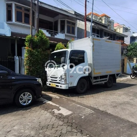 Ready to Use! Premium House LT 250m2 Desain Elegan di Kelapa Dua Ready to Use! Premium House LT 250m2 Desain Elegan di Kelapa Dua